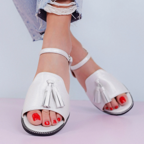 Дамски сандали в сребрист цвят