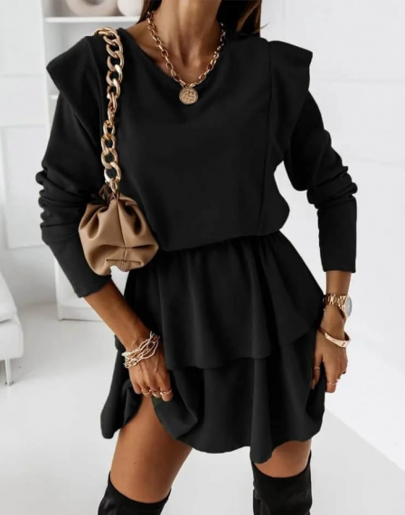 Кокетна дамска рокля в черно