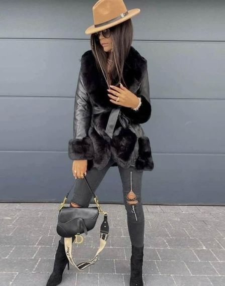 Ефектно дамско палто в черно
