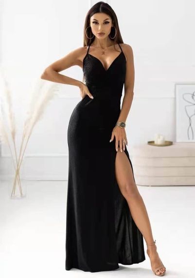 Елегантна дълга рокля в черно