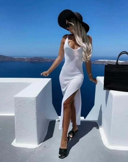 Атрактивна плажна рокля в бяло