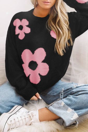 Дамски пуловер в черно с принт на обемни цветя