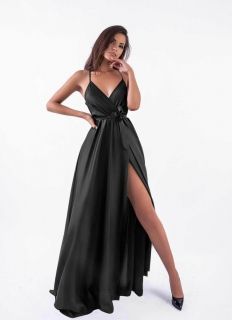 Дълга черна рокля с цепка