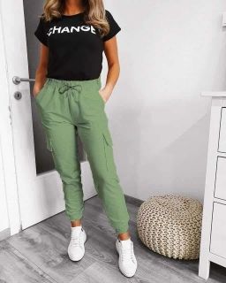 Панталон със странични джобове в зелен цвят