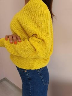Жълт пуловер със сребърни нишки