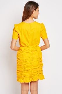 Жълта набрана мини рокля