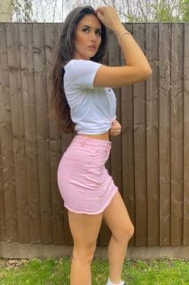 Розова дънкова пола