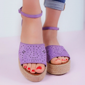 Дамски лилави сандали на платформа