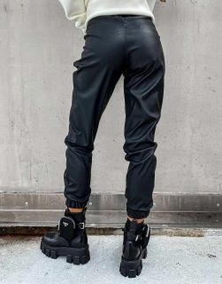 Дамски панталон в черно