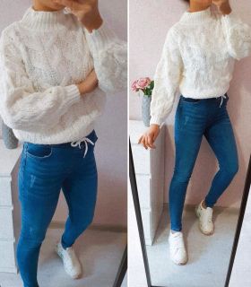 Дамски бял плетен пуловер