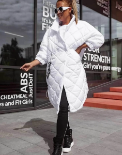 Модерно дълго дамско яке в бяло