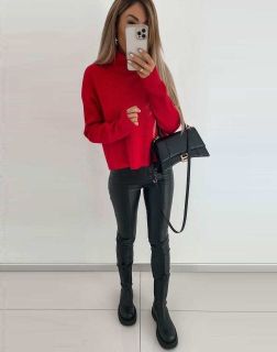 Дамски пуловер в червено