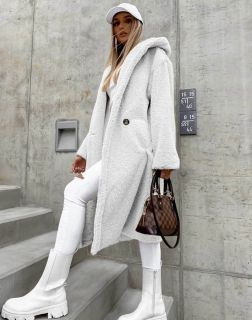 Дълго дамско палто в бяло