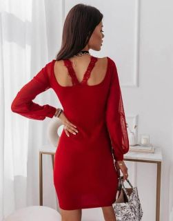 Атрактивна дамска рокля в червено