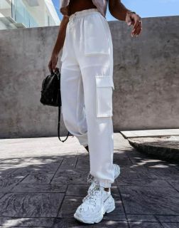 Дамски панталон в бяло