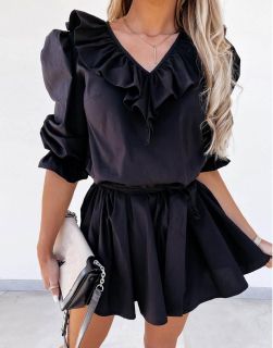Кокетна къса рокля в черно