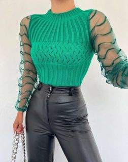 Ефектен дамски пуловер в зелено