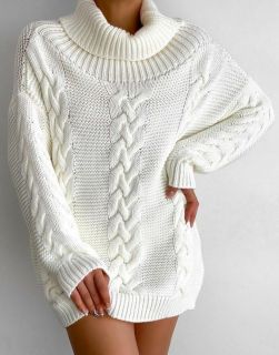 Дълъг дамски пуловер в бяло