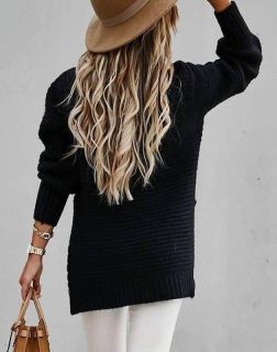 Атрактивен дамски пуловер в черно