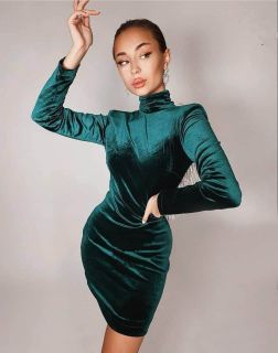 Ефектна дамска рокля в зелено