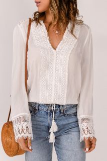 Дамска блуза с дълъг ръкав в бяло