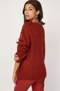 Плетен пуловер с копчета