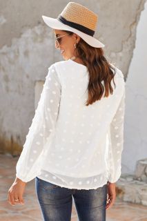 Дамска блуза в бяло с дълъг ръкав и принт на точки