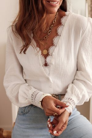 Дамска памучна блуза в бяло с дълъг ръкав