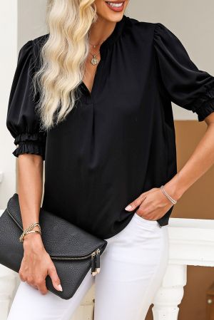 Дамска блуза в черно с къс ръкав и V-образно деколте