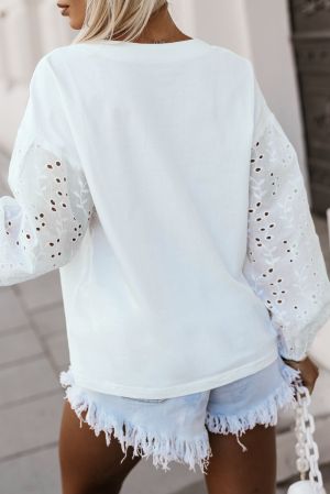 Дамска памучна блуза в бяло с дълги ръкави с бродерия