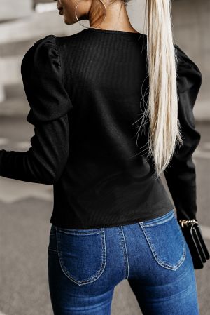 Дамска блуза рипс в черно с дълги бухнали ръкави
