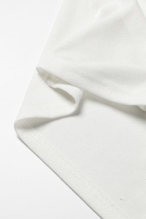 Дамска блуза в бяло с ефектна бродерия с флорален мотив