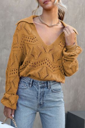 Дамски пуловер в цвят охра с ефектна яка и деколте