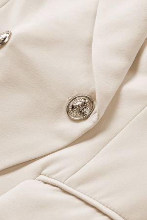 Дамско бежово сако с ревер и ефектни копчета