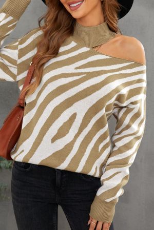 Дамски пуловер в бежов цвят със зебра принт и голо рамо