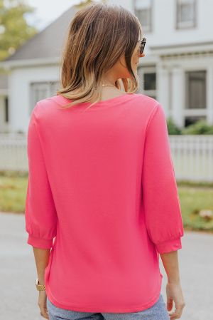 Дамска блуза в розово с дълъг ръкав и ефектно деколте