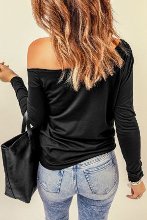 Дамска блуза в черно с асиметрично деколте