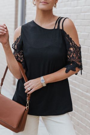 Дамска блуза в черно с къси ръкави с бродерия