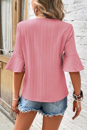 Дамска блуза в розов цвят, с широки ръкави и ефектна текстура