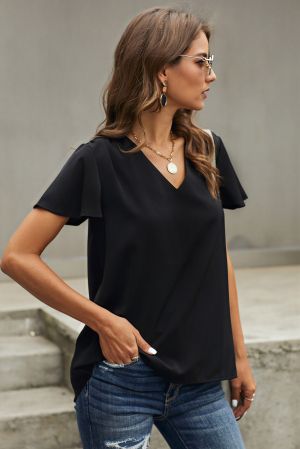 Дамска блуза в черен цвят с V-образно деколте и къси ръкави