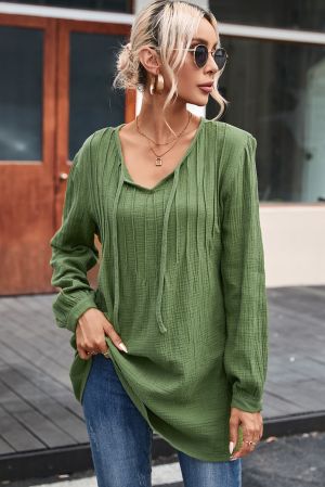 Дамска памучна дълга блуза в зелено с дълъг ръкав и V-образно деколте с връзки
