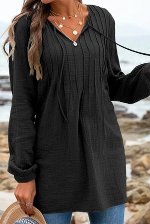 Дамска памучна дълга блуза в черно с дълъг ръкав и V-образно деколте с връзки