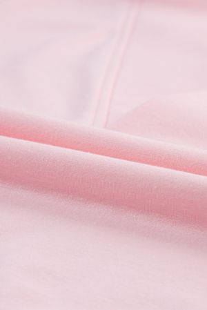 Дамска блуза в розово с къси бухнали ръкави и V-образно деколте
