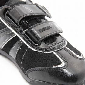 Дишащи обувки Geox с две лепки, черни