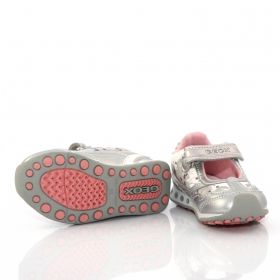 Бебешки светещи обувки с каишка GEOX, сребристи