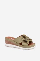 Дамски кожени чехли на платформа с декоративно цвете Step in Style, в зелено