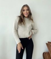 Дамски пуловер в бежов цвят