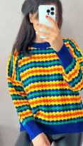Дамски пуловер с ефектен принт