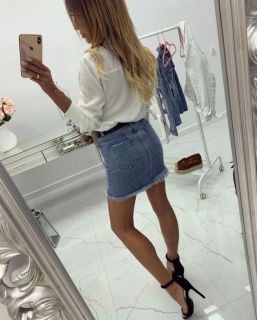 Дънкова пола с кръпки