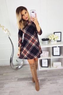 Къса карирана рокля